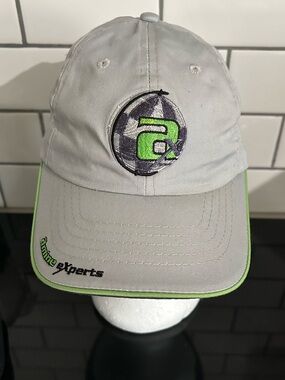 Men’s  Light Gray Baseball Cap with Lime Accent